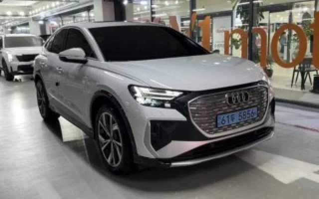 더프레스티지K7 중고차 Q4 e-트론 40 스포트백 프리미엄 매물 사진 4 - 2022/09 34,436km